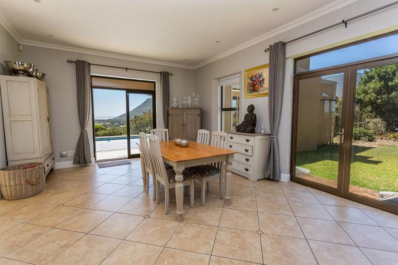 To Let 4 Bedroom Property for Rent in Crofters Valley Western Cape